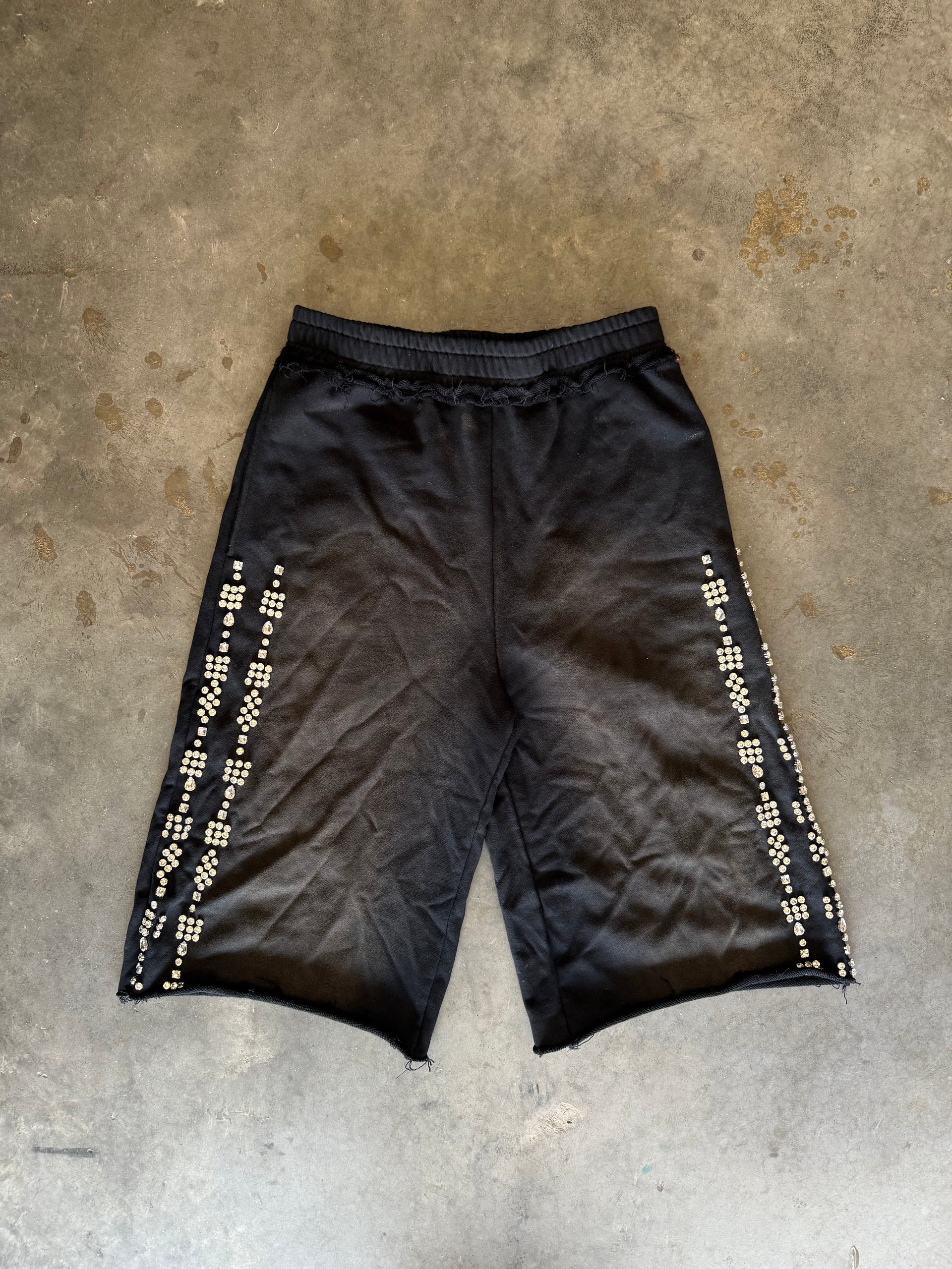 "BLACK"  BAGGY  DIAMOND SWEATSHORTS